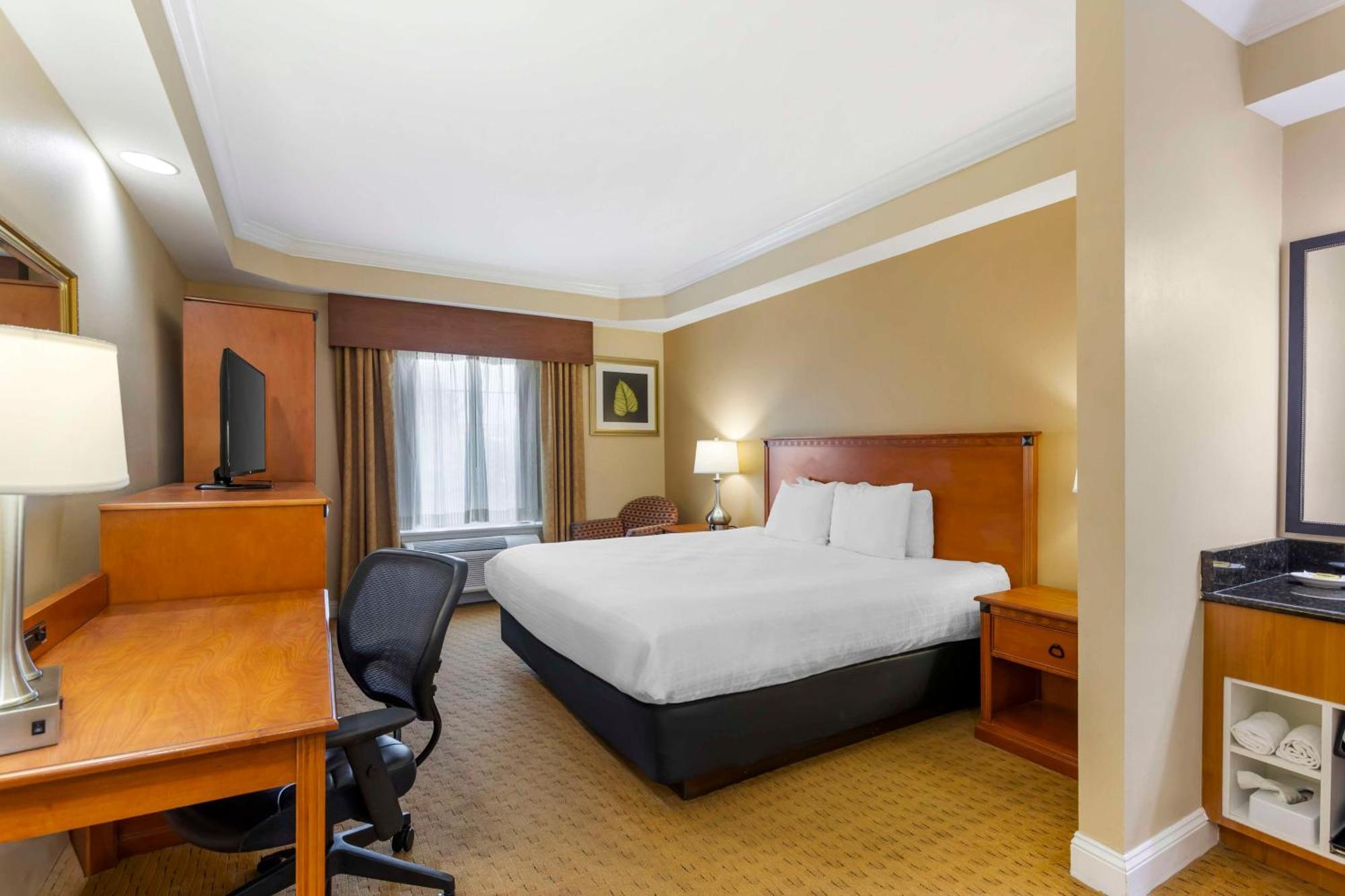 Best Western Plus Kingsland Buitenkant foto